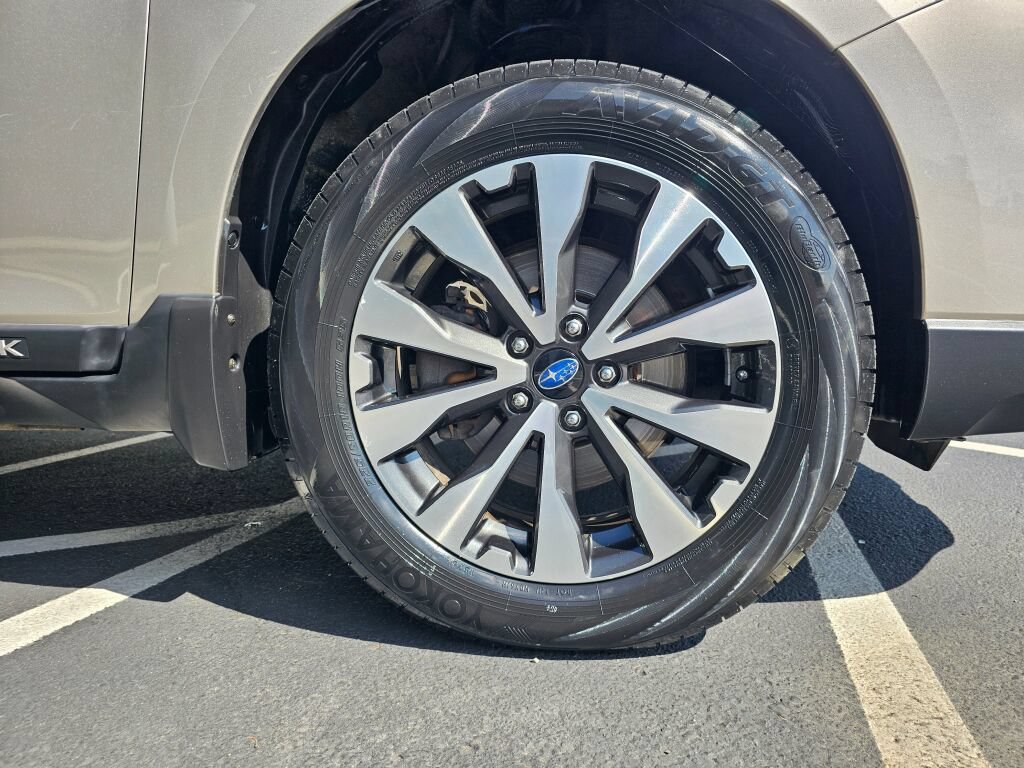 Used 2015 Subaru Outback 3.6R Limited AWD/4WD image 9
