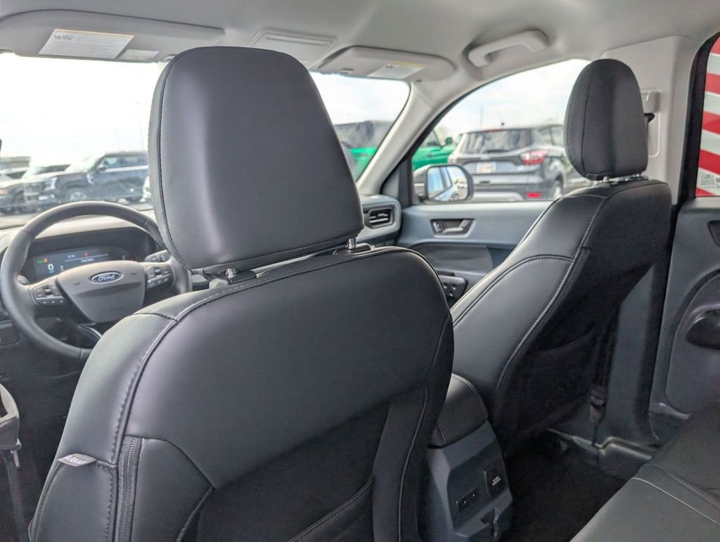 New 2026 Ford Maverick Lariat w/ Black Appearance Package image 45