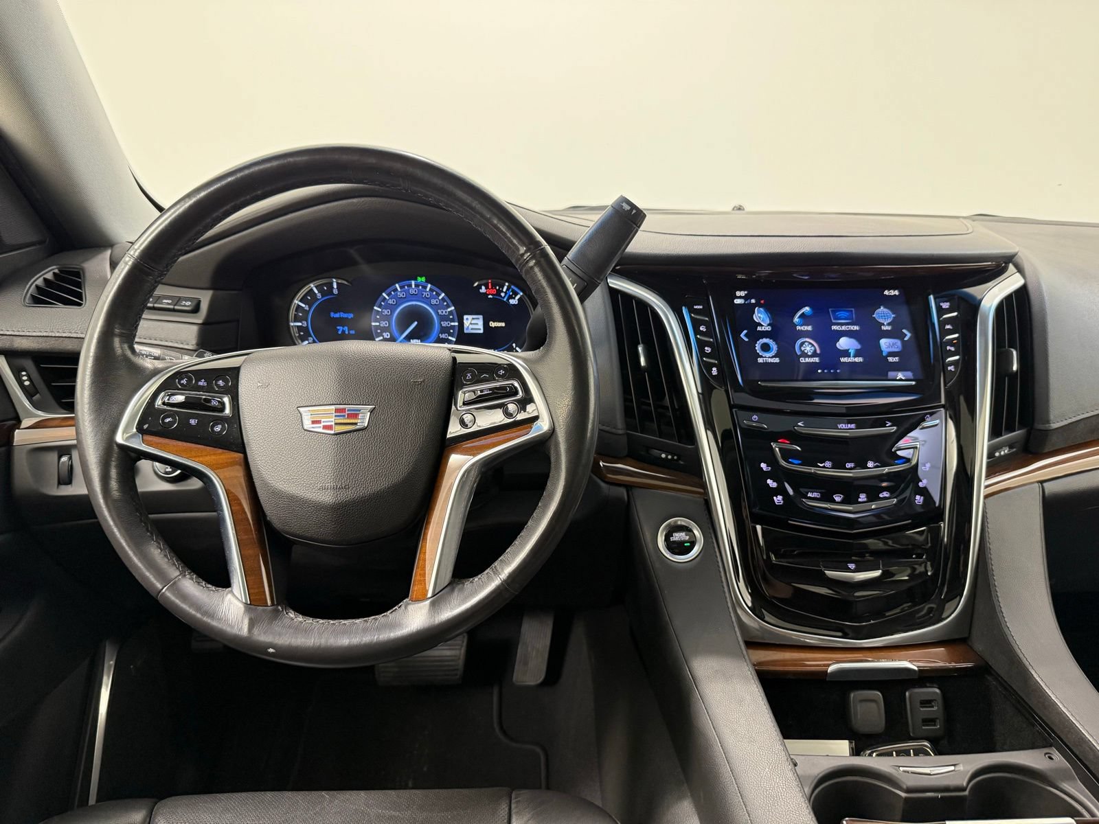 Used 2019 Cadillac Escalade ESV Luxury AWD/4WD image 28