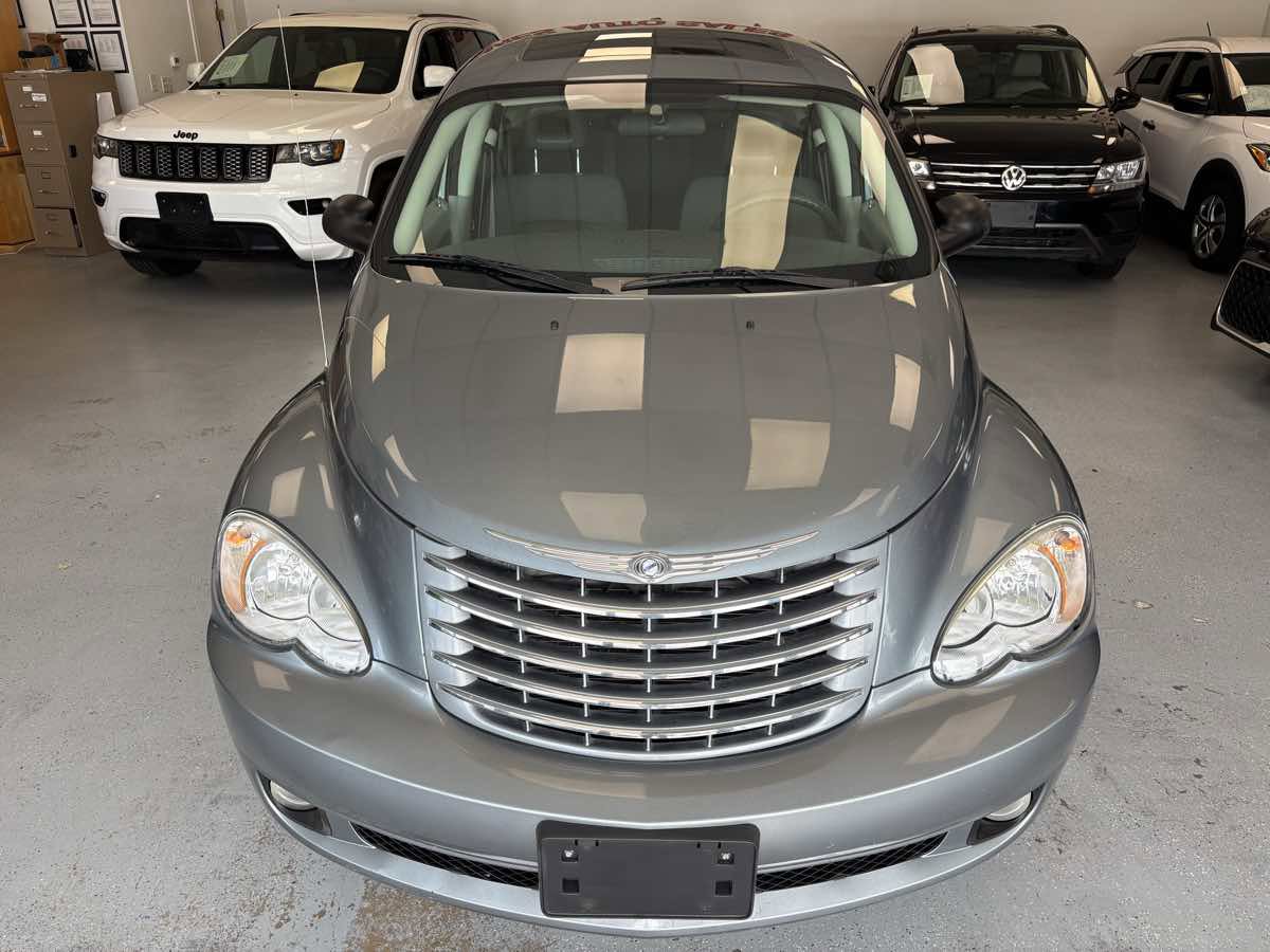 Used 2010 Chrysler PT Cruiser w/ Convenience Group image 2