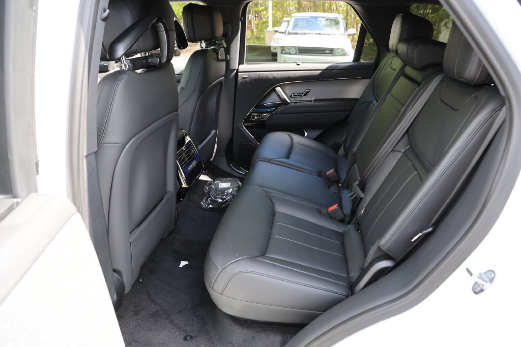 New 2026 Land Rover Range Rover Sport Dynamic SE AWD/4WD image 10
