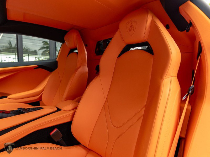 Used 2026 Lamborghini Revuelto AWD/4WD image 19