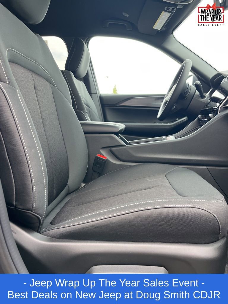 New 2025 Jeep Grand Cherokee L Laredo w/ Trailer Tow Package image 9