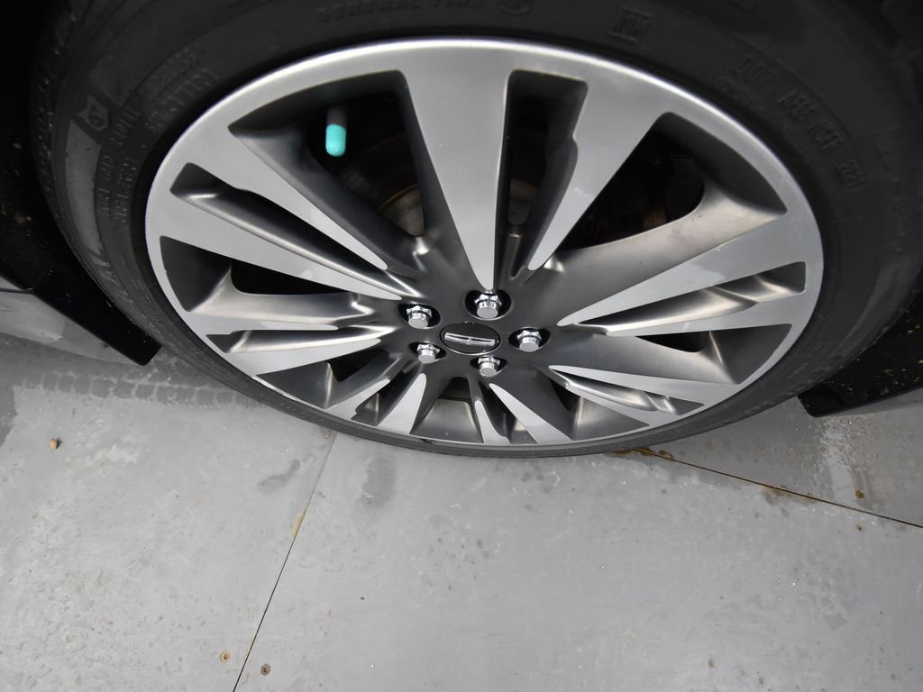 Used 2017 Lincoln MKZ Select image 9