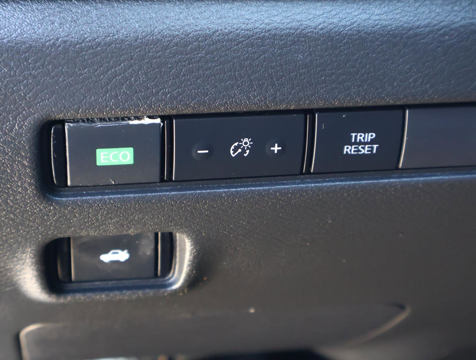 Used 2025 Nissan Sentra SV w/ All-Weather Package image 21