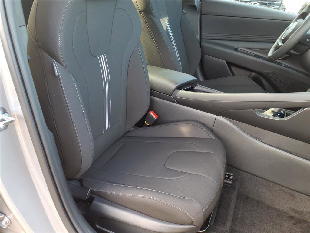Certified 2026 Hyundai Elantra SEL Sport Premium image 7
