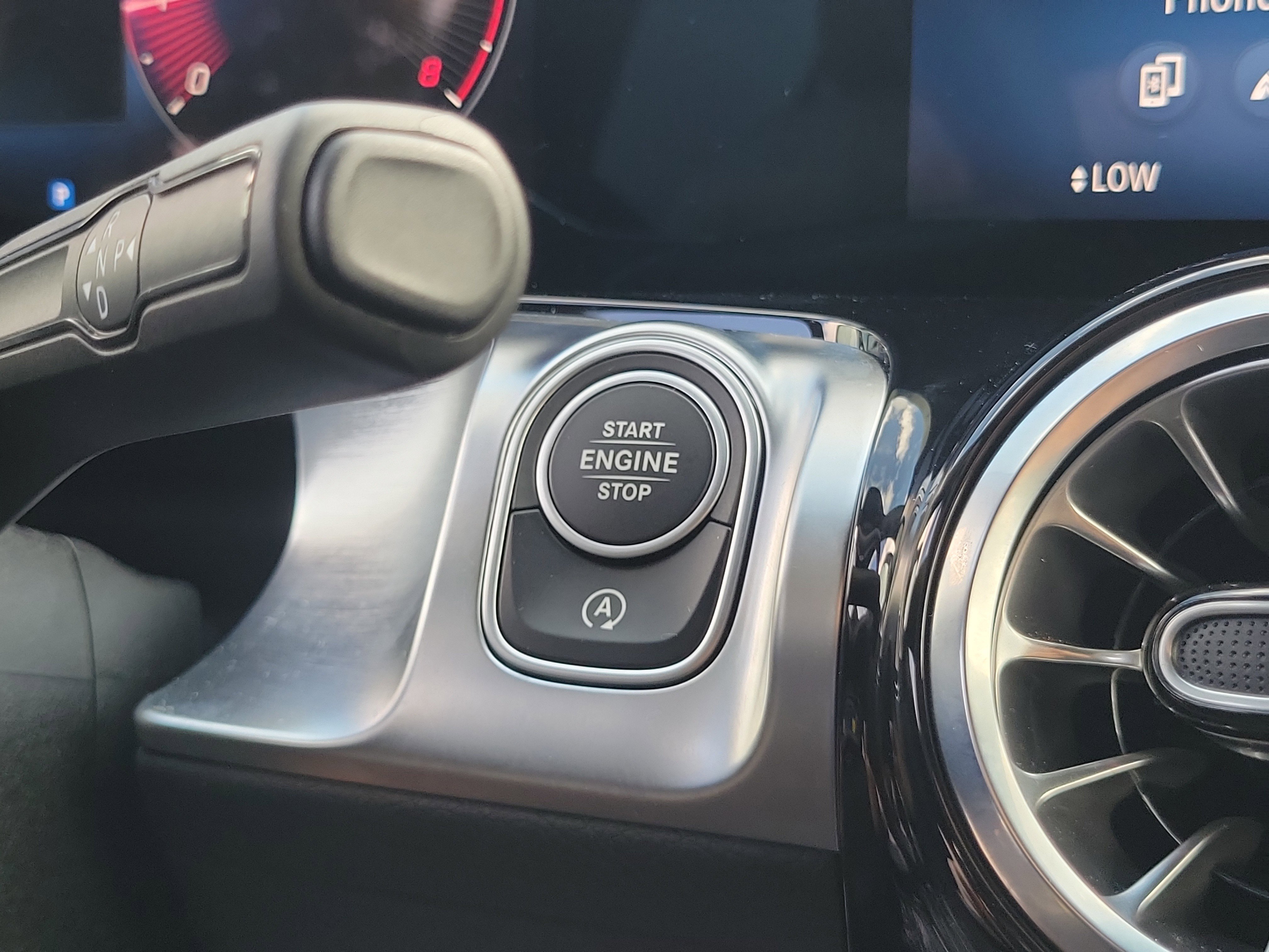 Certified 2025 Mercedes-Benz GLB 250 image 25