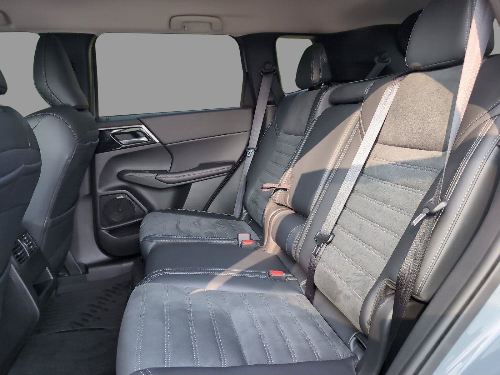Used 2026 Mitsubishi Outlander SE AWD/4WD image 34
