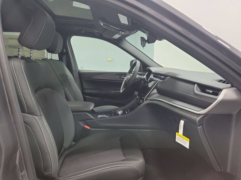 New 2026 Jeep Grand Cherokee L 4WD image 12