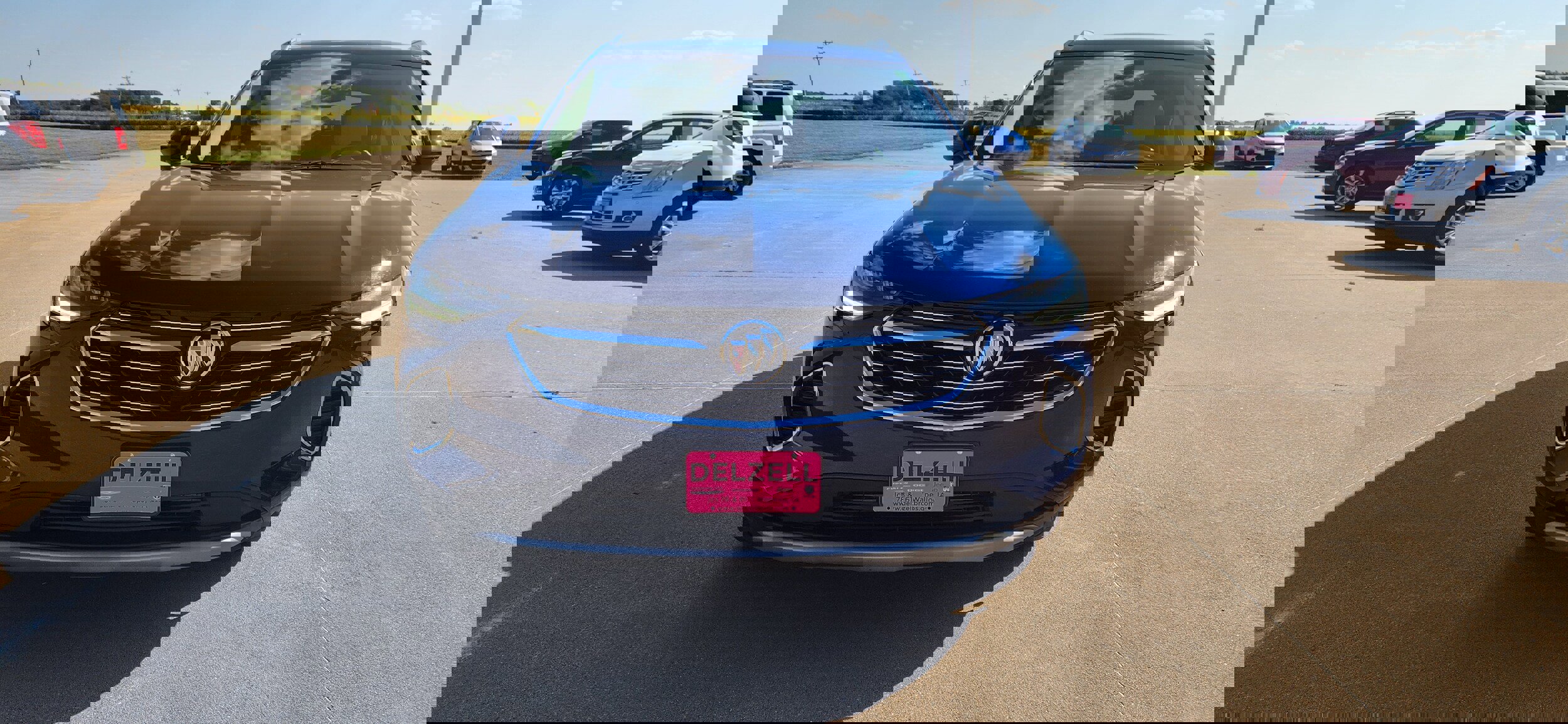 Used 2022 Buick Envision Essence w/ Safety Package image 3
