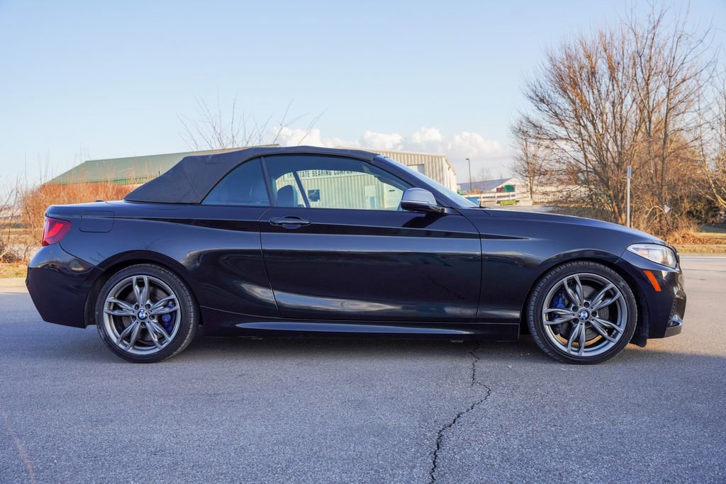 Used 2015 BMW M235i Convertible image 9
