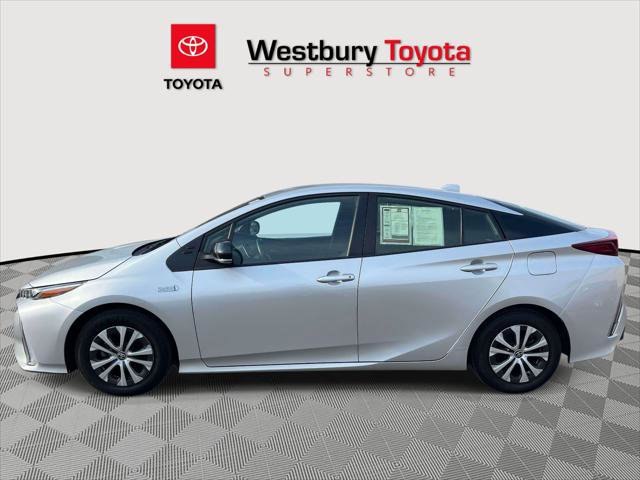 Certified 2022 Toyota Prius Prime LE image 9