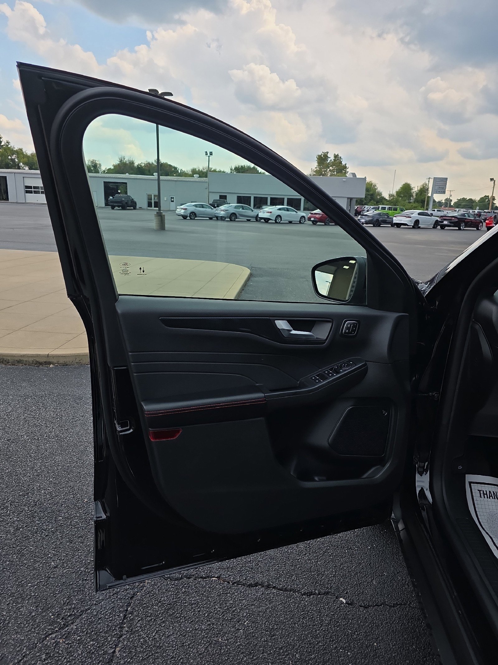 Used 2024 Ford Escape ST-Line Elite w/ Premium Technology Package image 12