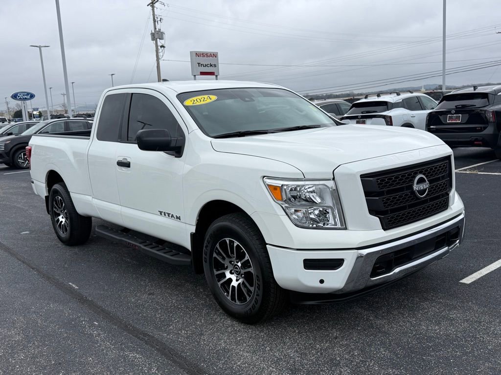 Used 2024 Nissan Titan SV w/ Accessory Utility Package image 2