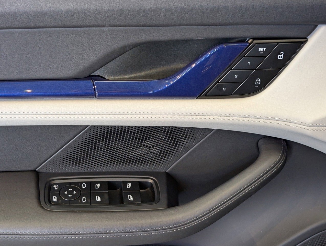 New 2024 Porsche Taycan image 22