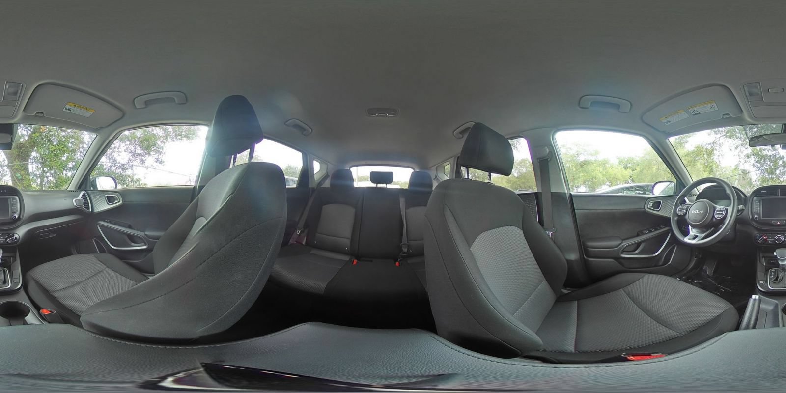 Used 2025 Kia Soul LX w/ LX Technology Package FWD image 39