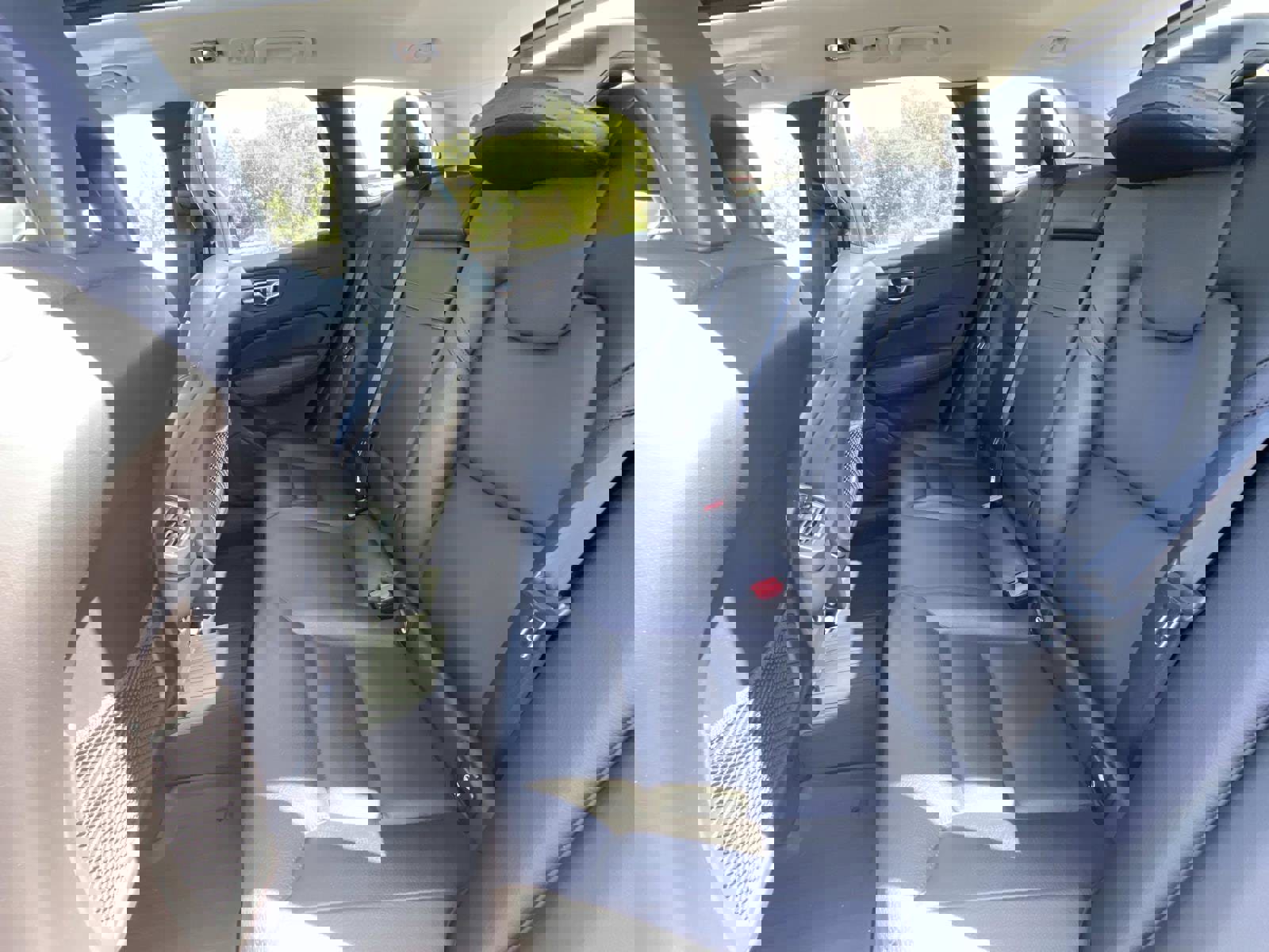 Used 2018 Volvo XC60 T5 Inscription w/ Convenience Package AWD/4WD image 12