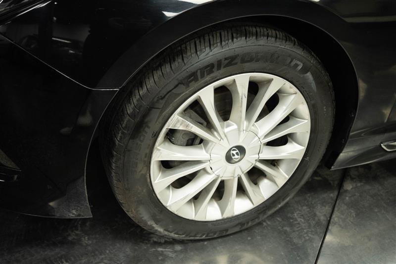 Used 2015 Hyundai Sonata Limited w/ Option Group 05 image 4