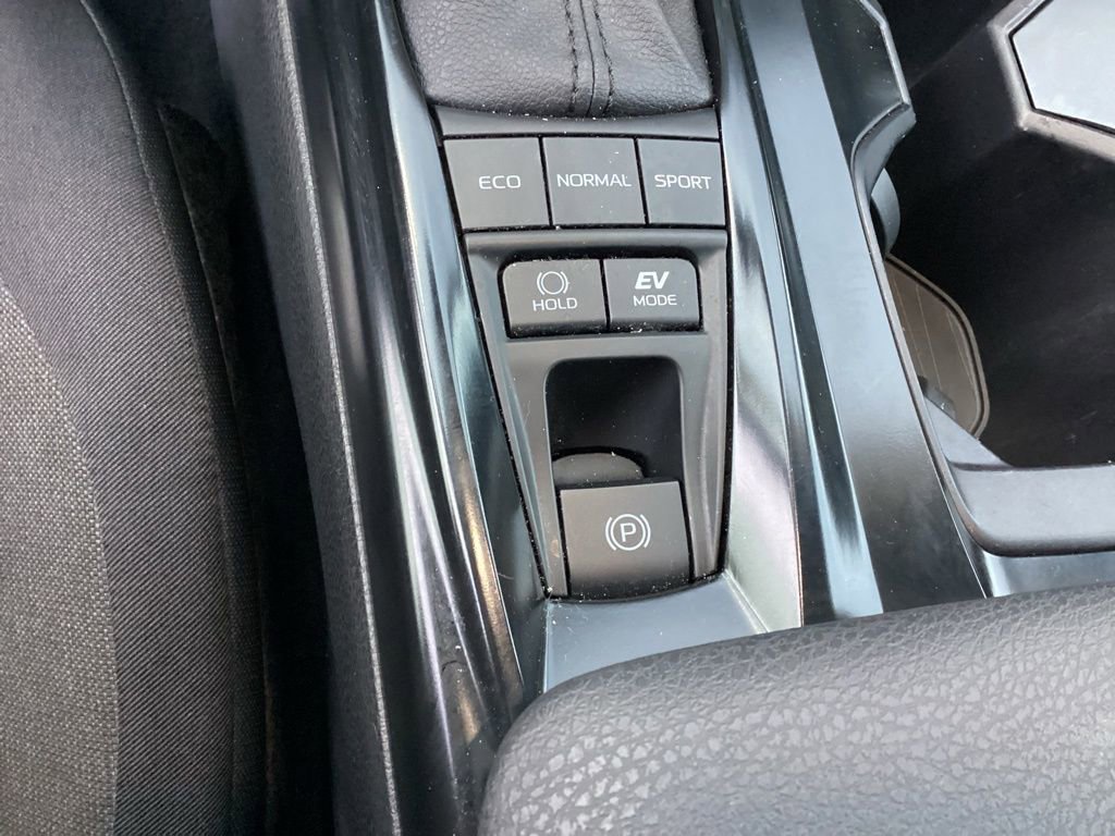 Used 2025 Toyota Camry LE image 29