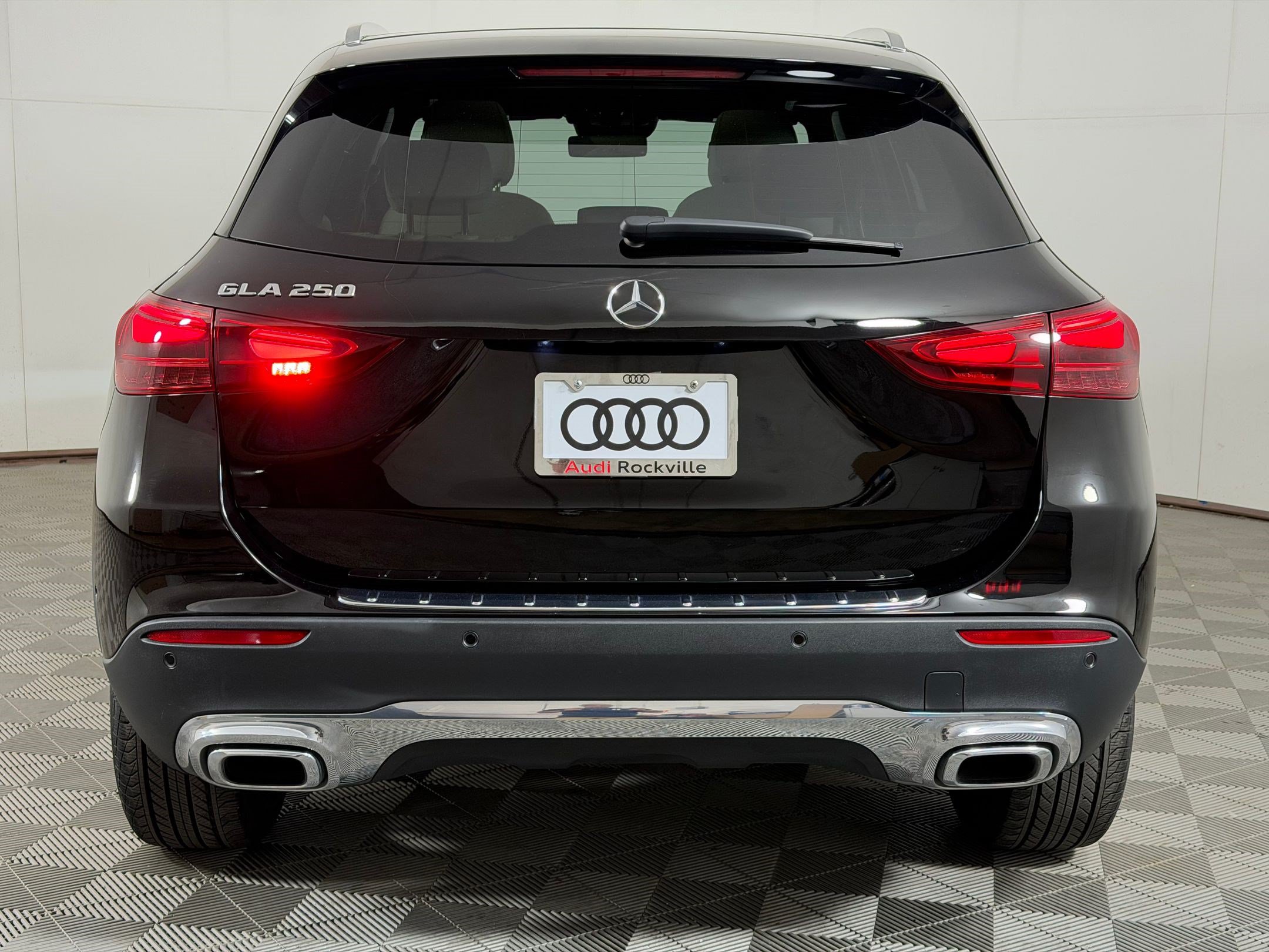 Used 2025 Mercedes-Benz GLA 250 image 10