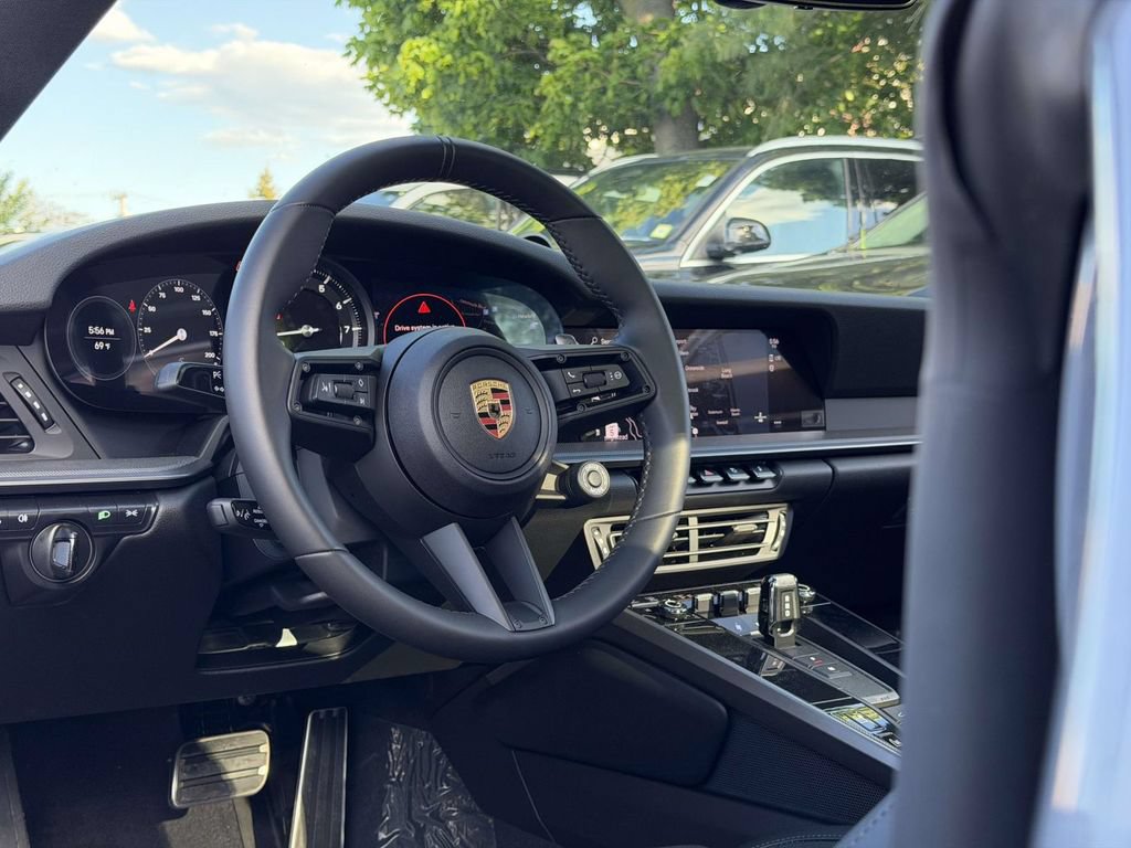 Used 2024 Porsche 911 Carrera RWD image 22
