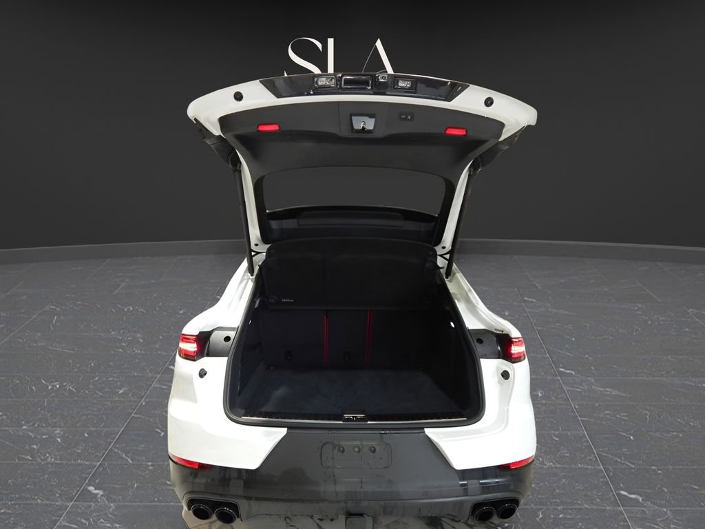 Used 2023 Porsche Cayenne Platinum Edition w/ Towing Package w/o Tow Ball image 5