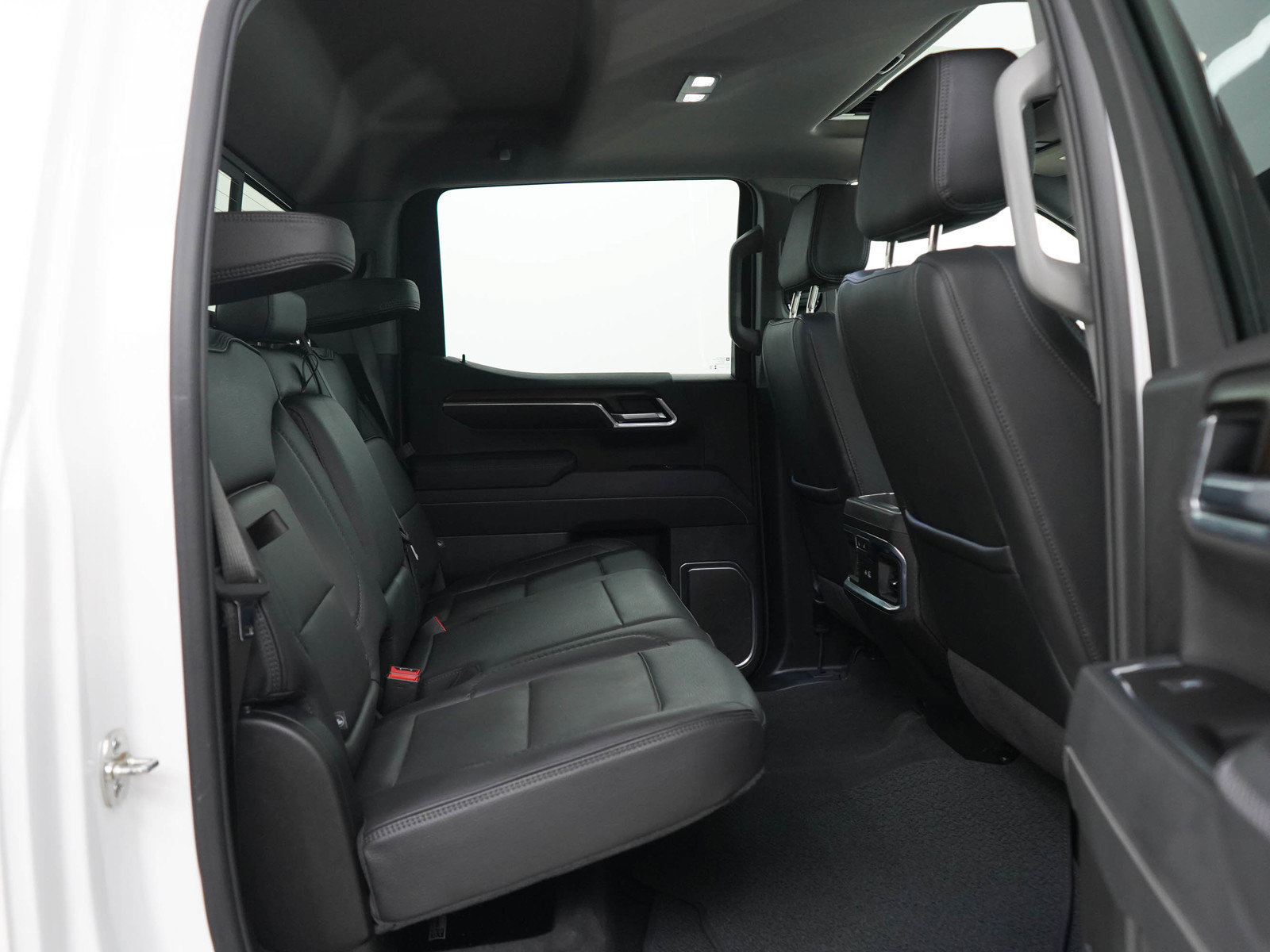 Used 2025 GMC Sierra 1500 Denali w/ Technology Package AWD/4WD image 12