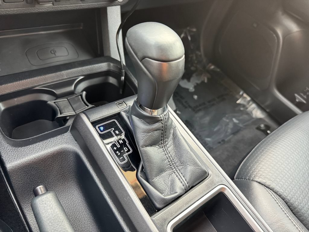 Certified 2020 Toyota Tacoma TRD Sport w/ TRD Premium Sport Package AWD/4WD image 25