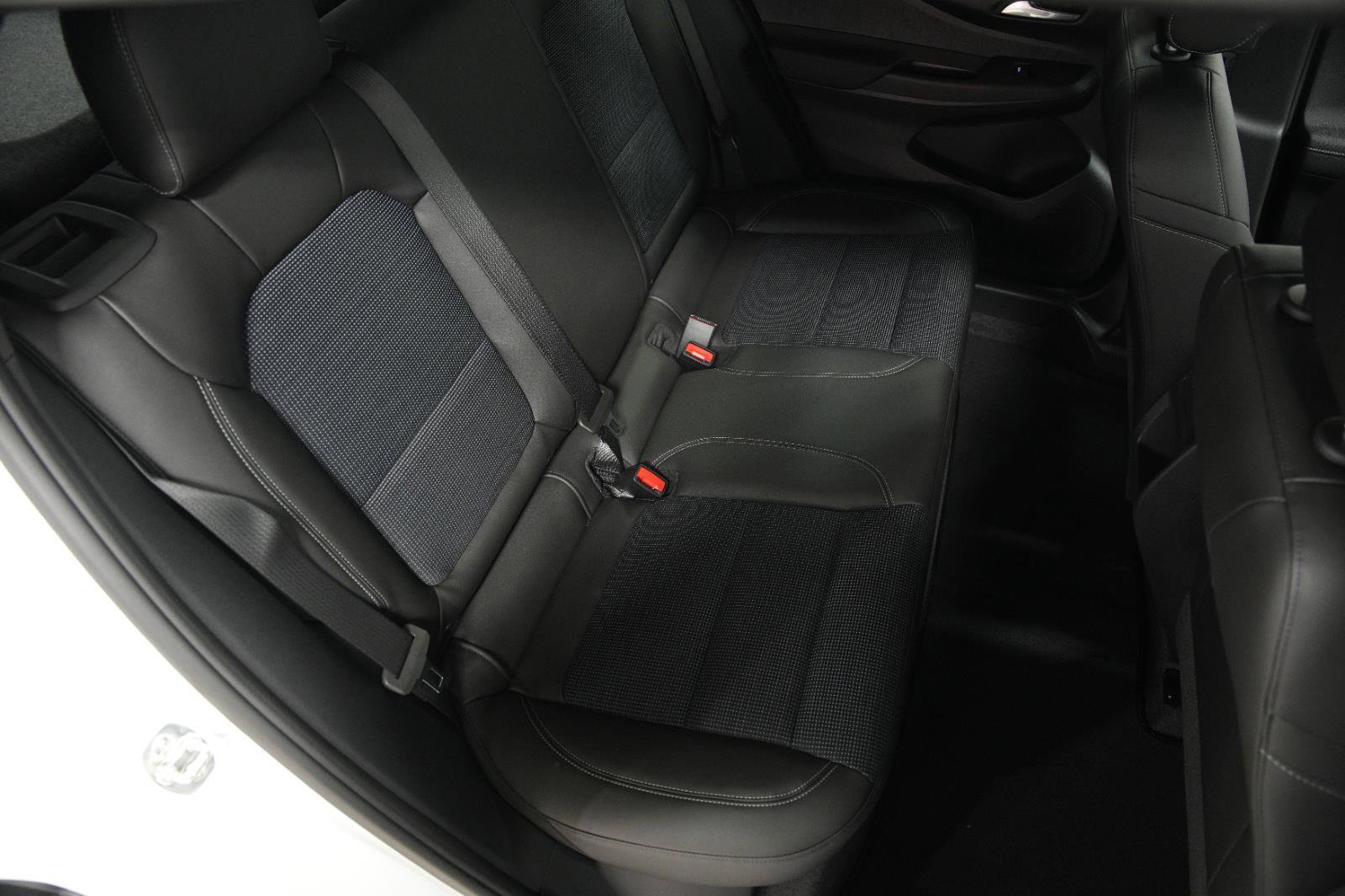 New 2025 Buick Envista Preferred image 16