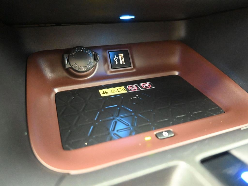 Used 2024 Toyota RAV4 Limited image 30