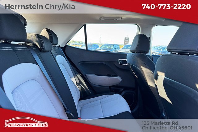 Used 2024 Hyundai Venue SEL image 26