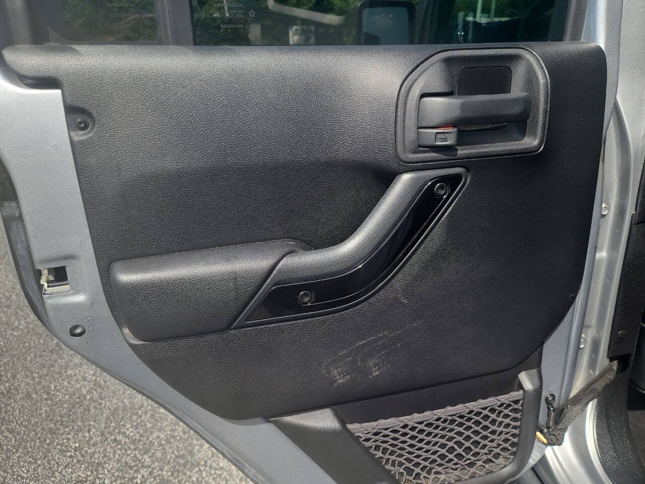 Used 2015 Jeep Wrangler Unlimited Sahara AWD/4WD image 30