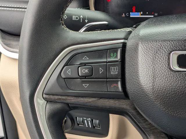 Certified 2023 Jeep Grand Cherokee Limited AWD/4WD image 15