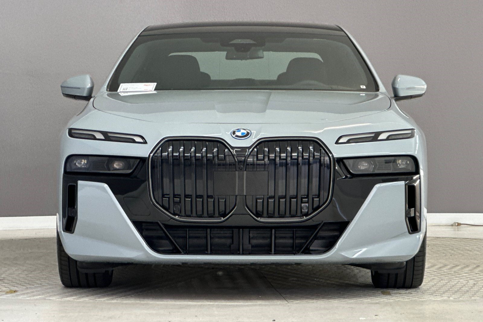 New 2026 BMW 750e xDrive w/ Premium Package AWD/4WD image 5