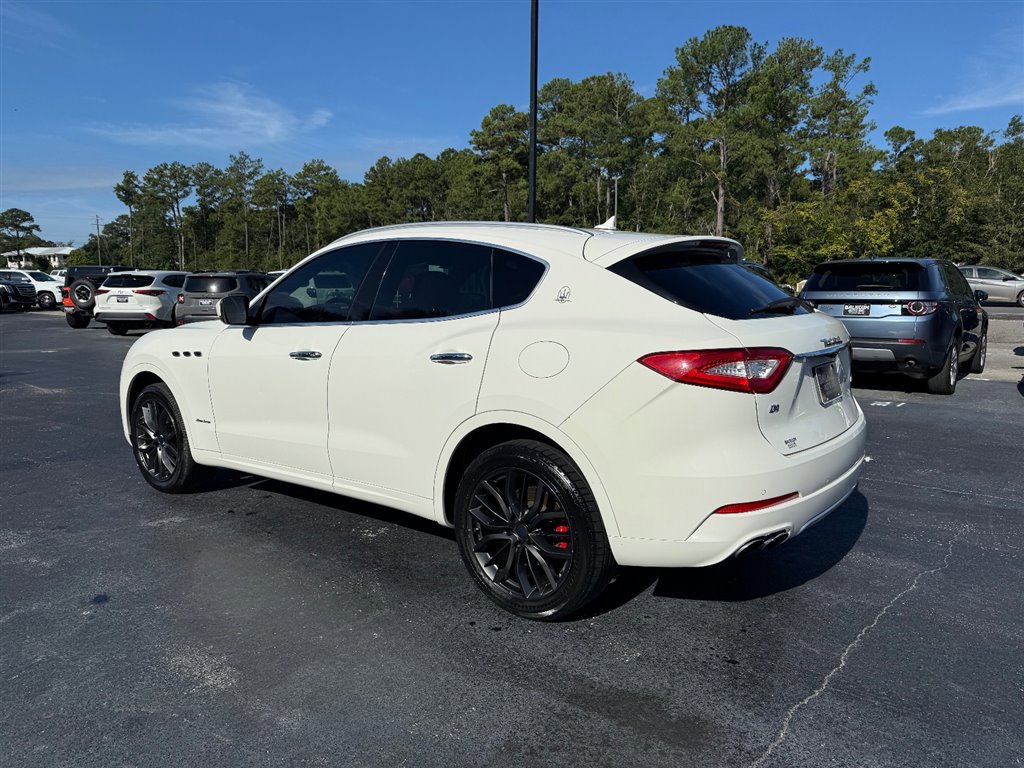 Used 2019 Maserati Levante GranLusso image 24
