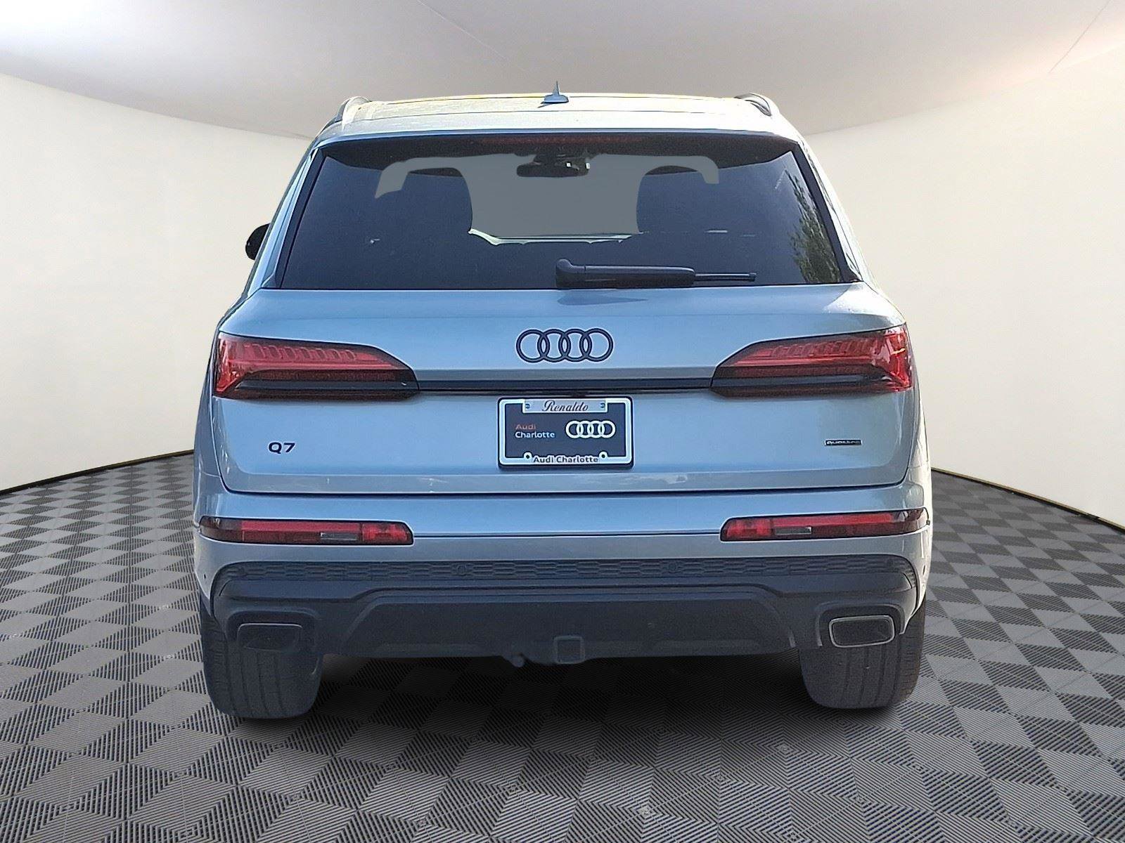 Used 2025 Audi Q7 3.0T Premium Plus w/ Premium Plus Package AWD/4WD image 5