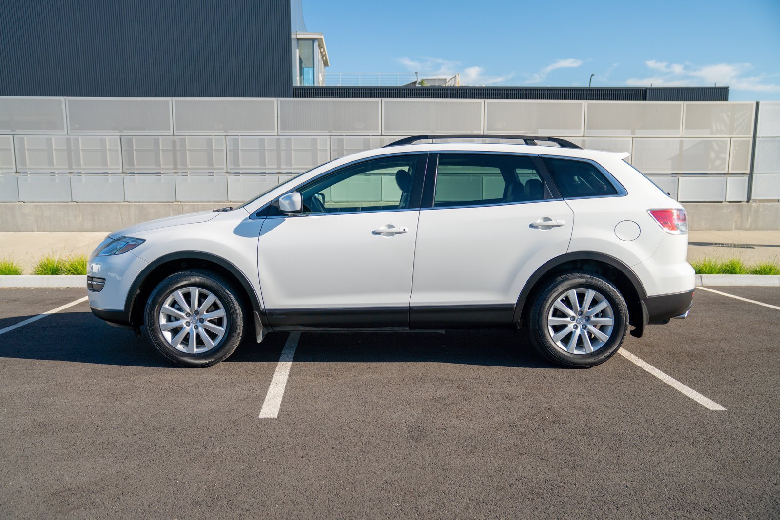 Used 2008 MAZDA CX-9 Touring w/ Moonroof & Bose Audio Pkg FWD image 2