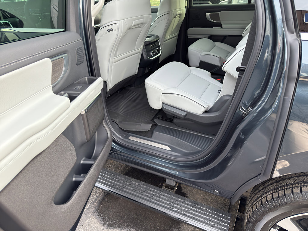 New 2025 Ford Expedition Max Platinum w/ Platinum Ultimate Package image 22