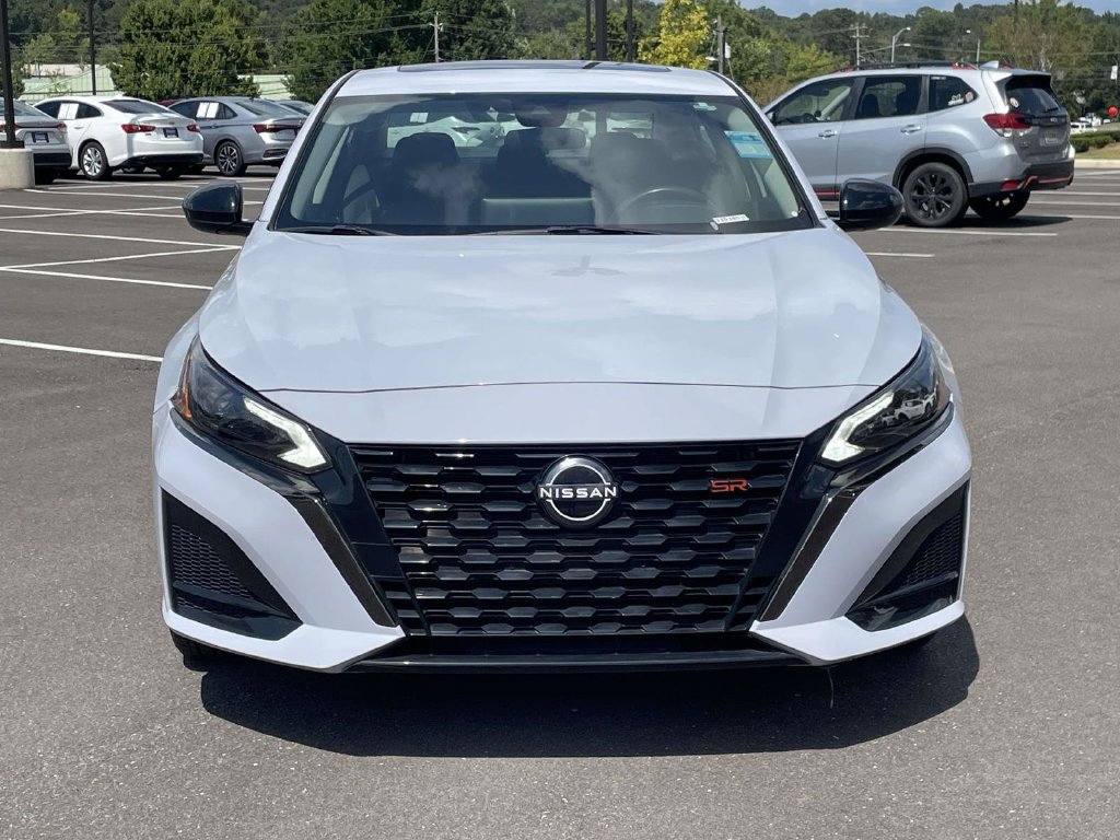 Used 2023 Nissan Altima 2.5 SR w/ SR Premium Package AWD/4WD image 8