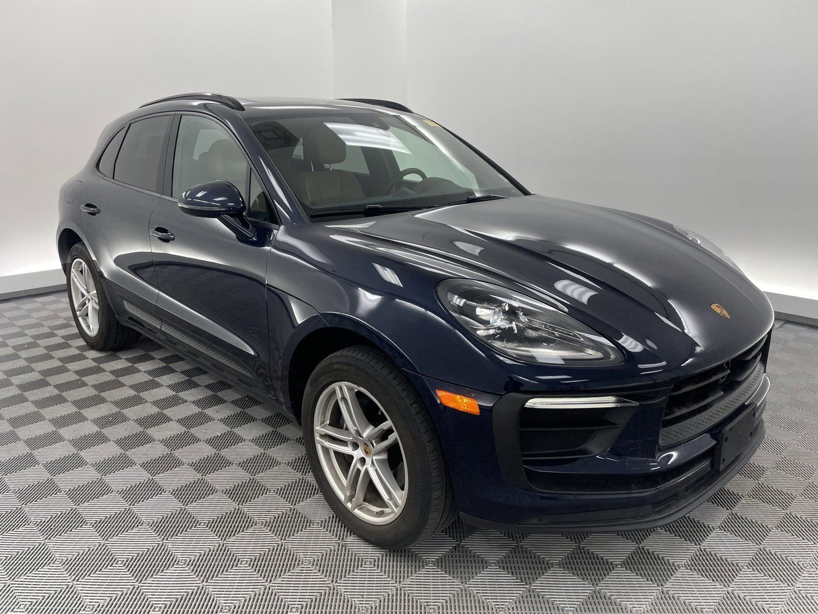 Certified 2023 Porsche Macan Turbo image 8