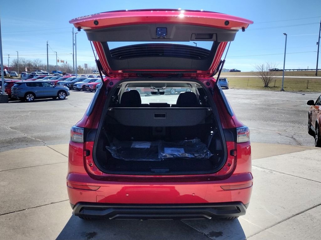 New 2026 Mitsubishi Outlander ES image 15