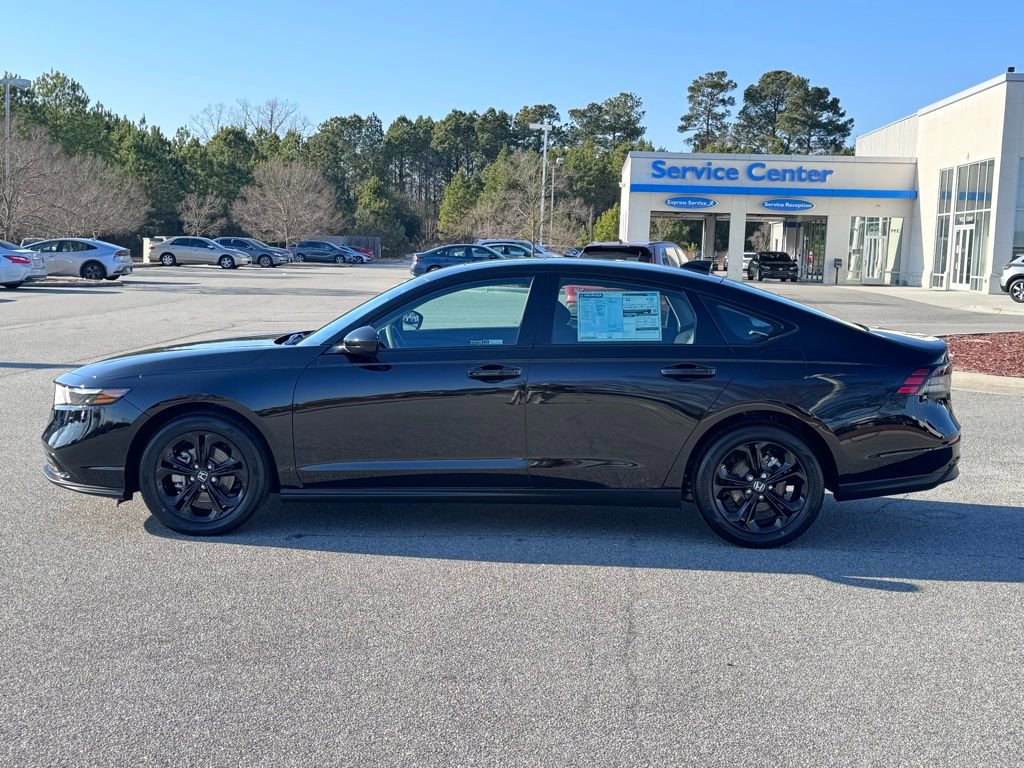 New 2025 Honda Accord SE image 3
