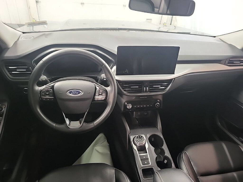 Used 2023 Ford Escape Platinum image 6
