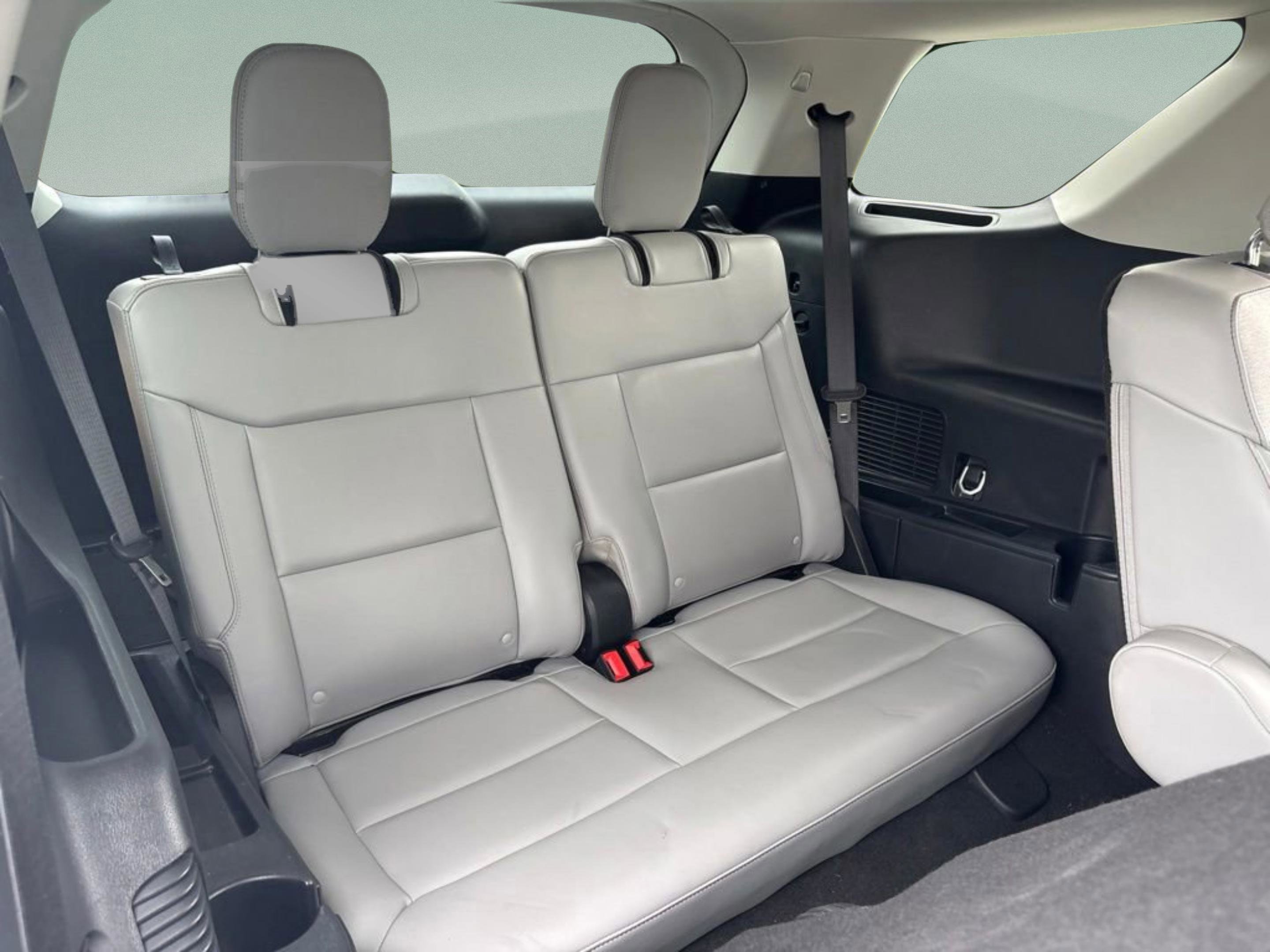 Used 2025 Ford Explorer Active w/ Active Comfort Package RWD image 27