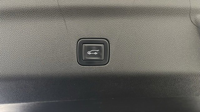 Used 2022 GMC Yukon XL Denali image 50