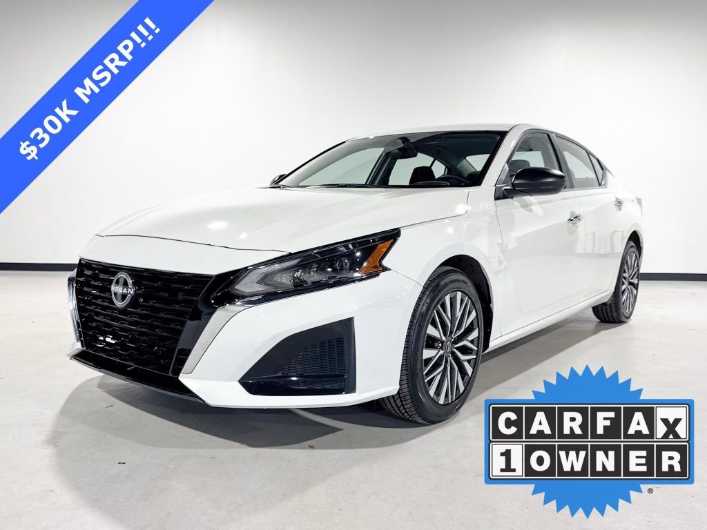 Used 2025 Nissan Altima 2.5 SV image 1