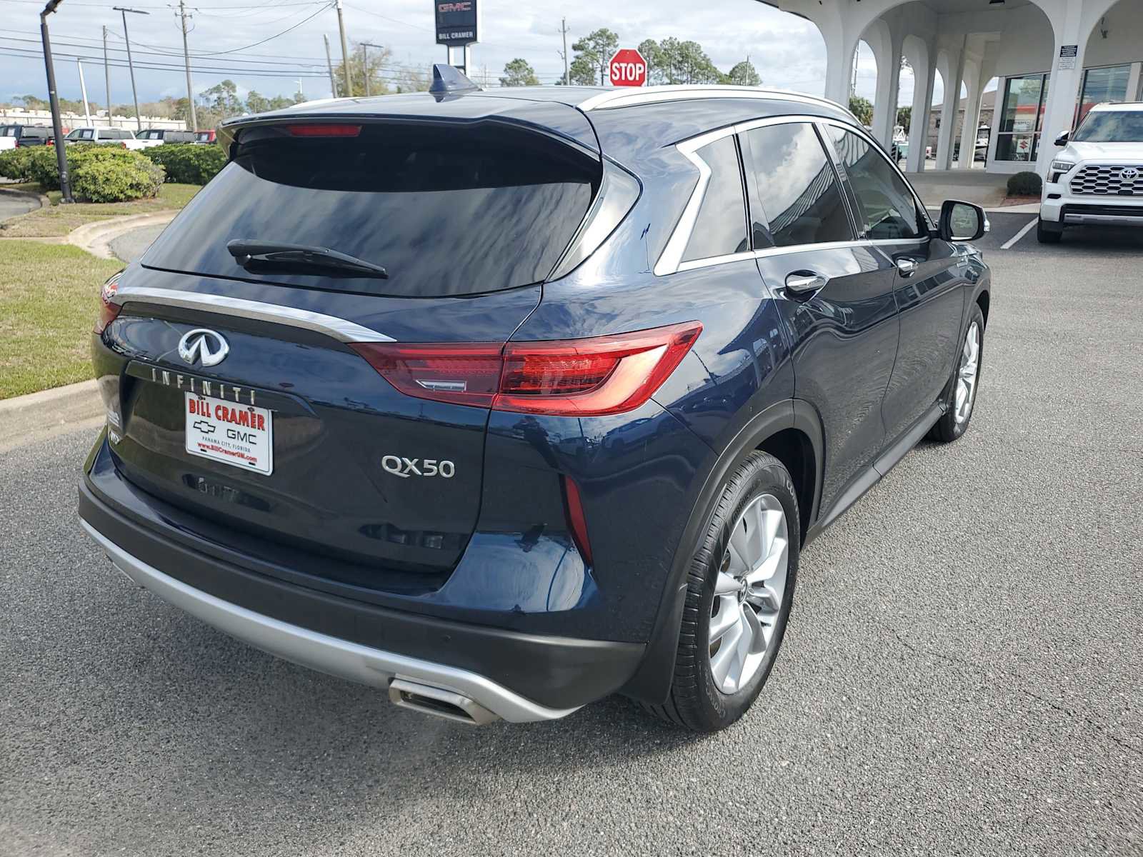 Used 2022 INFINITI QX50 Essential image 6
