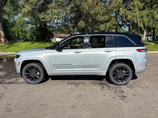 New 2026 Jeep Grand Cherokee Limited AWD/4WD image 3