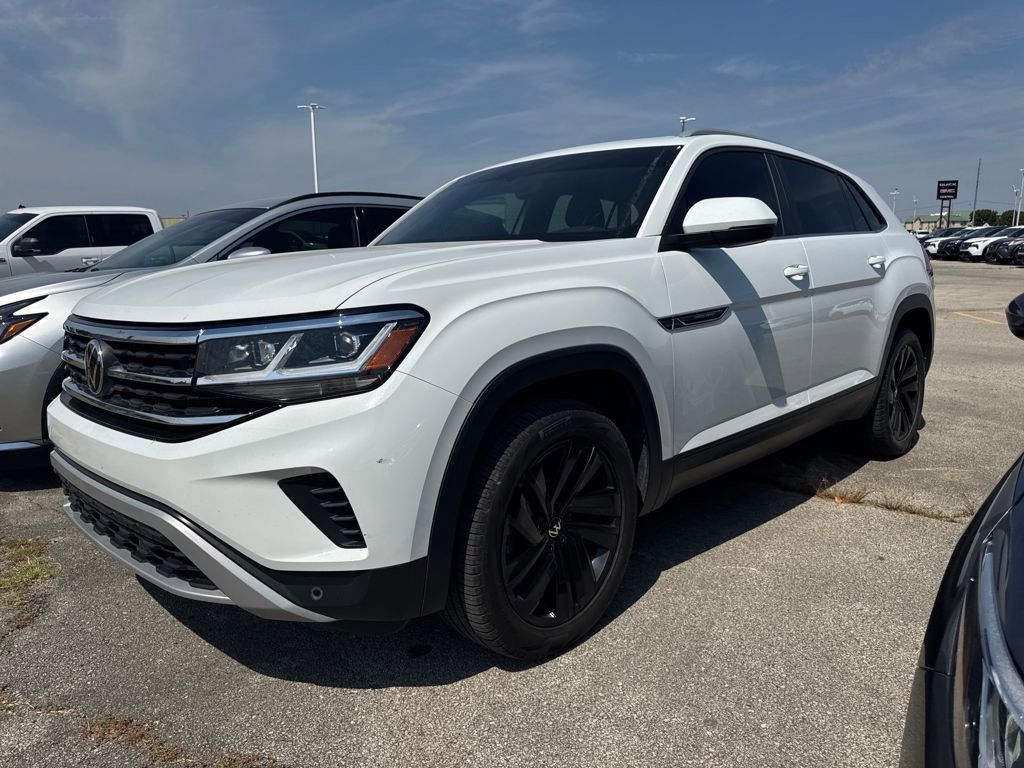 Used 2021 Volkswagen Atlas Cross Sport SE w/ 20" Black Wheels Package