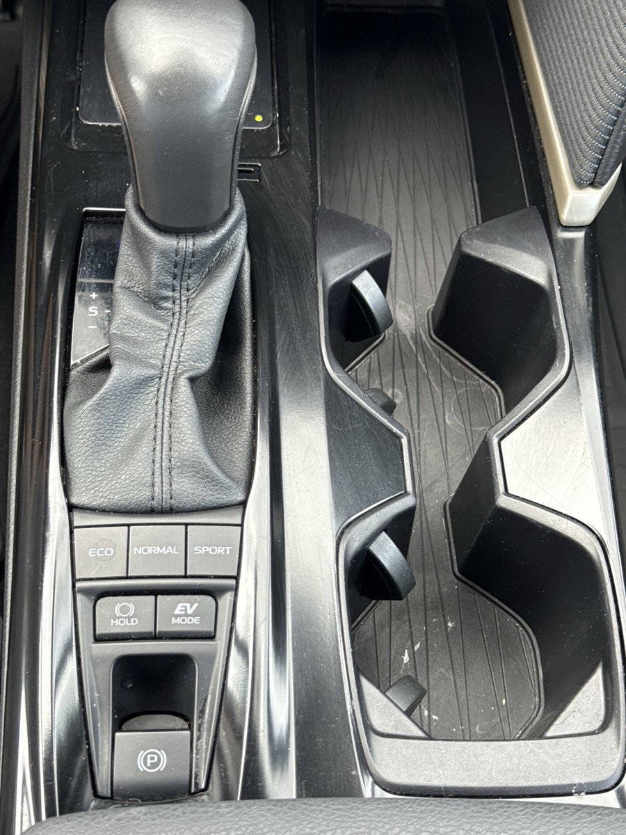 Used 2025 Toyota Camry SE image 27